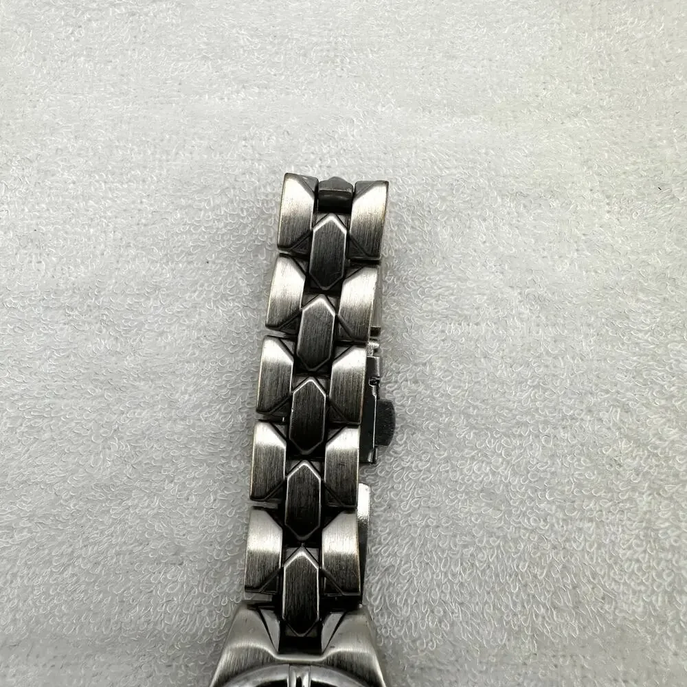 Jaclyn Smith Women's Quartz Date Watch Silver Bracelet Brown Dial